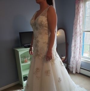 Wedding gown